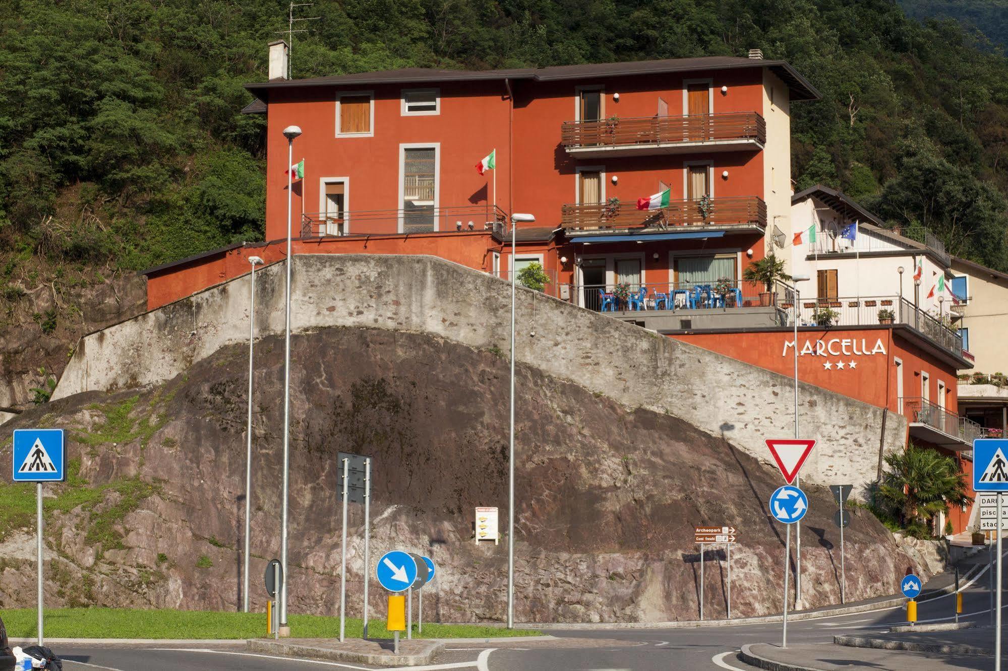 Albergo Marcella Darfo Boario Terme Exterior photo